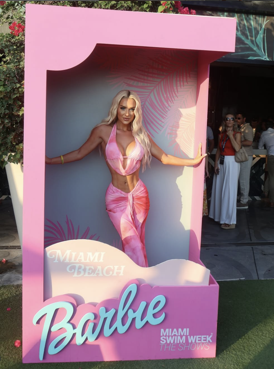 Customizable Doll Box Photo-Op - Image 5