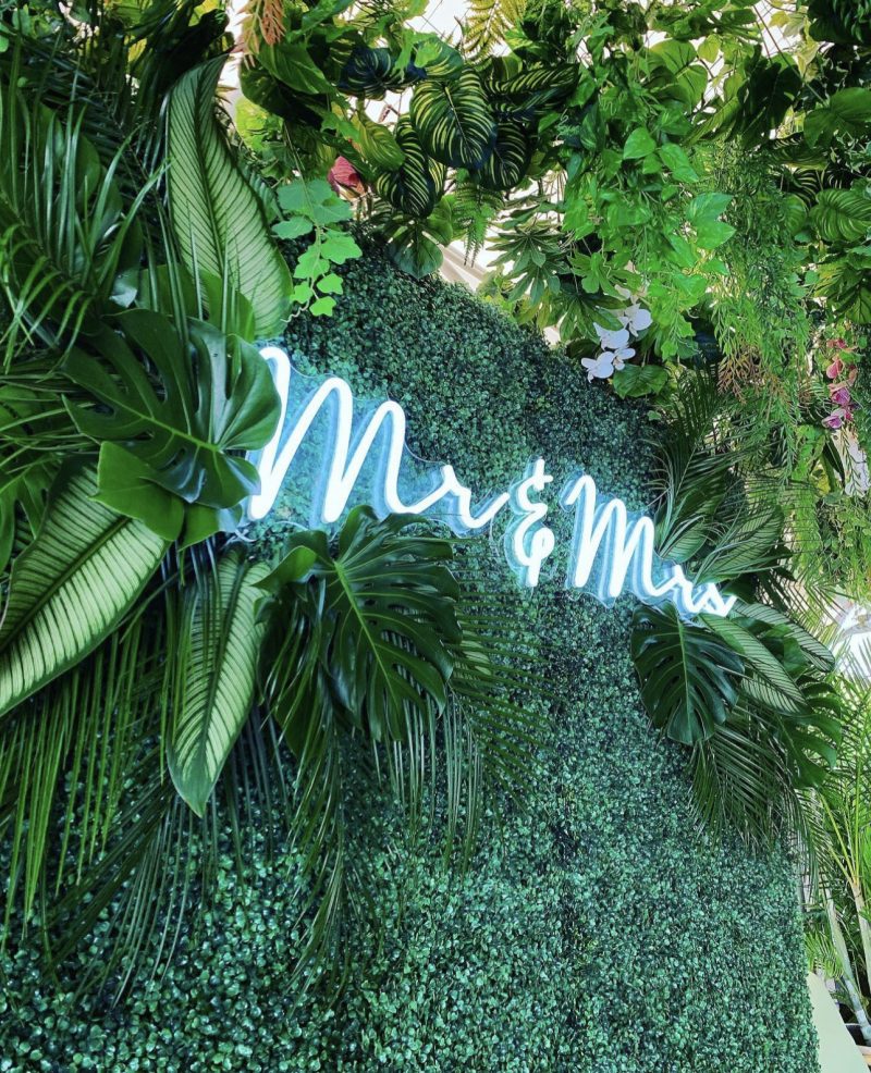 Mr & Mrs - Neon Sign - Image 2