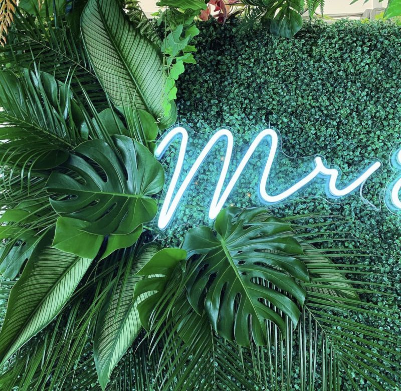 Mr & Mrs - Neon Sign - Image 3