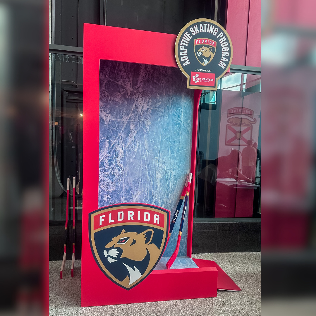 Customizable Action Figure / Doll Box Photo-Op